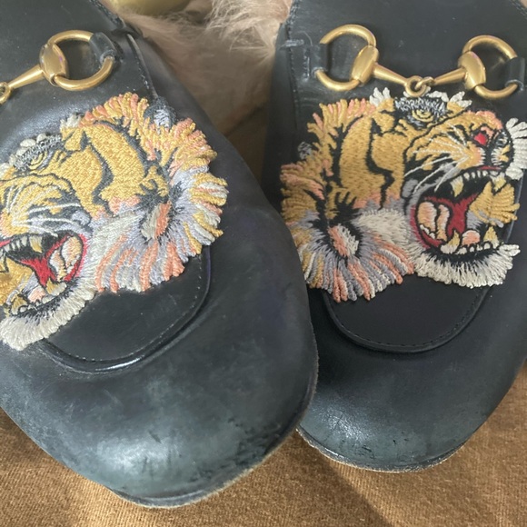 Gucci Princeton Tiger Fur Loafers - Picture 7 of 16